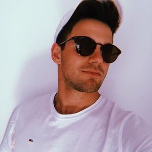 Meet your Posher, Justin